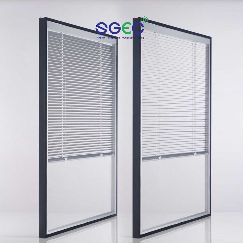 Kính hộp gắn rèm